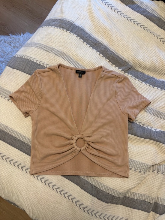 Dynamite Tops - Dynamite Taupe Ribbed Ring-Front Crop Top